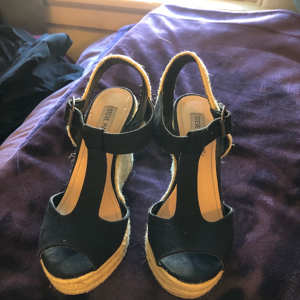 Steve Madden black wedges